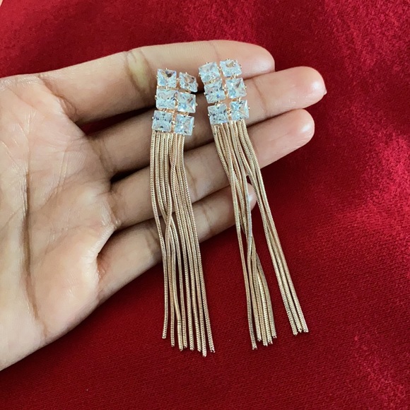 Long earrings - Picture 2 of 3